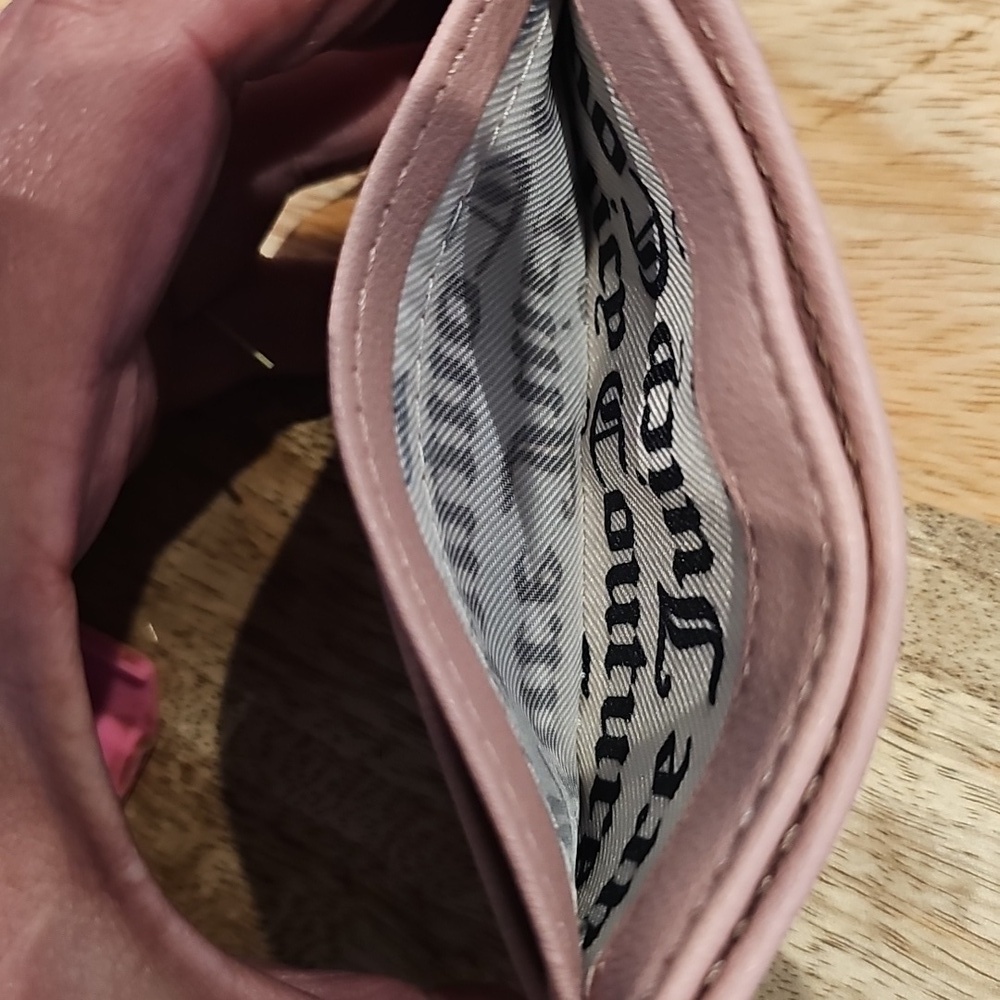 Juicy Couture ID WALLET - Picture 6 of 7